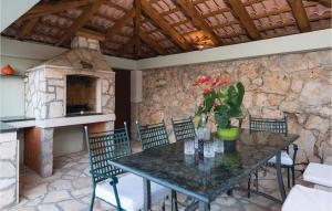 One-Bedroom Apartment In Trpanj