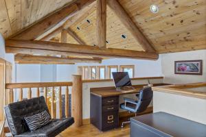 Palmyra 94 - Mountain Tranquility