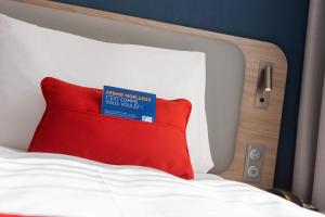 Hotels Holiday Inn Express - Rouen Centre - Rive Gauche, an IHG Hotel : Chambre Lit Queen-Size Standard avec Balcon - Dernier Étage