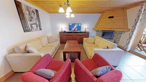 Three-Bedroom Apartment room in Le Sabot de Vénus