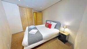 One-Bedroom Apartment room in Le Sabot de Vénus