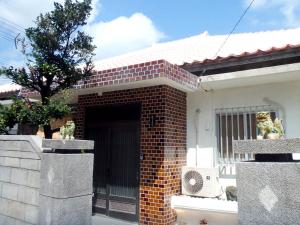 石垣島 一棟貸切りのお宿 ちゅら赤瓦 - 1hvězdičkové hotely ve městě Ostrov Išigaki
