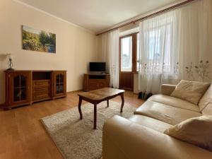 One Bedroom on European sqr
