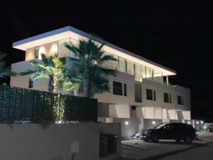 Holiday apartment in Okrug Gornji with terrace, air conditioning, WiFi, washing machine 5070-1