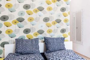 BpR Sophisticated Astoria Suite with Balcony
