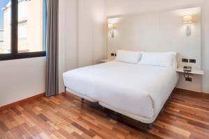 Deluxe Double Room room in B&B Hotel Elche