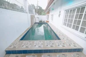 Tipolo White House - Pinugay