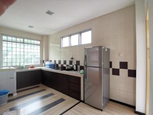 Eden 8pax 3Rooms apartment near Kuching Airport