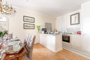 Casa San Frediano 3 Luxury Bedrooms and a Charming LUCCA View Inside the Walls