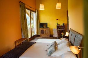 Superior Double with Balcony  room in Usategieta