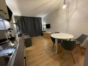 Appartements Studio sur le Domaine du Golf de Pont Royal : photos des chambres