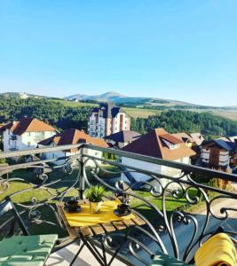 Narcis 17 - novonamesteni apartman sa prelepim pogledom na Tornik