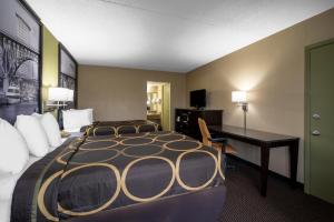 Double Room with Two Double Beds - Non-Smoking room in Super 8 by Wyndham Perrysburg