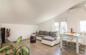 1 Bedroom Awesome Apartment In Pula 