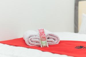 RedDoorz near Bundaran Ciceri