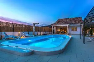 Villa Juhuhu - Danilo Biranj