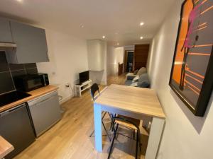 Paris Eiffel Tower et Disney apartments, parkings gratuits et sécurisés, 10 minutes métro to Paris