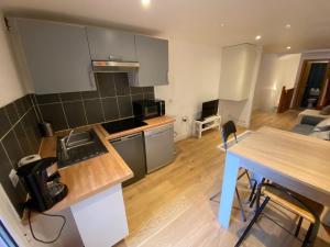 Appartements Paris Eiffel Tower et Disney apartments, parkings gratuits et securises, 10 minutes metro to Paris : photos des chambres