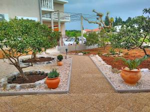 Jakov one bedroom apartment Sucuraj