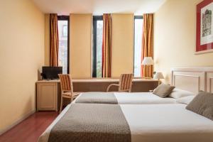 Standard Twin Room room in Sunotel Aston