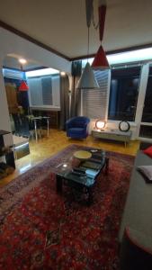 Top center Art deluxe apartment near to Aleksander Nevsky cathedral