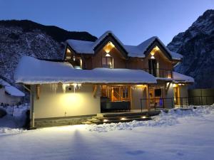 Chalets Chalet Barbara with swimming pool in the heart of Oisans : photos des chambres