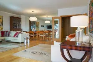 Lisbon Oriente River View w/ Balcony&Garage - Moscavide