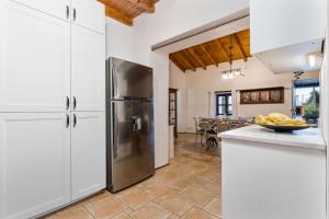 Seaview villa with private pool & gardens near Benagil Beach