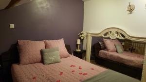 B&B / Chambres d'hotes Le Mas Romantique avec Jacuzzi et Sauna prive : photos des chambres