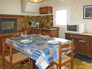 Maisons de vacances Holiday Home Roz Amor by Interhome : photos des chambres