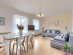 Apartment Macini-2 by Interhome 