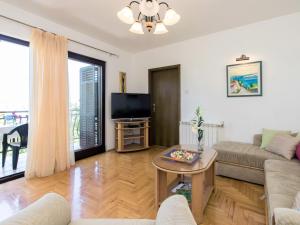 Apartment Luka by Interhome 