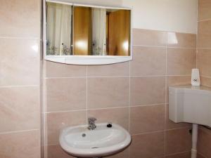 Apartment Lukeni-2 by Interhome