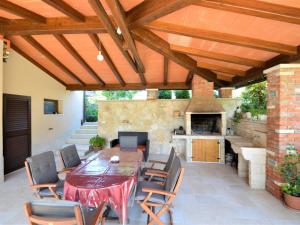 Apartment Renata by Interhome