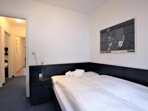 Apartment Chesa Romantica 17 by Interhome