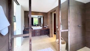 Villa Isha - modernist hideaway at Cap Bonita