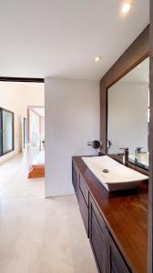 Villa Isha - modernist hideaway at Cap Bonita