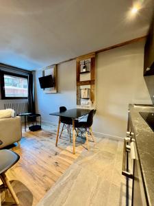 Grey Suite Val dIsère