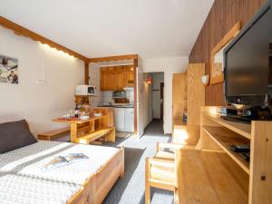 Studio Le Slalom - Val Claret-3 by Interhome