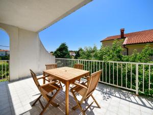 Apartment Fani-1 by Interhome 