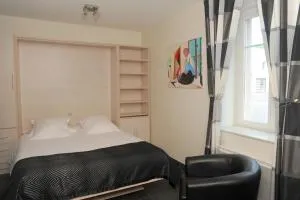 艾斯尔奥克斯花园酒店 - Ampuis