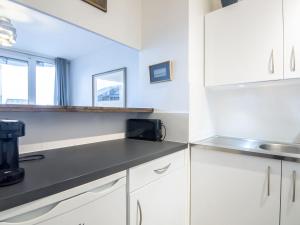 Apartment Les Marinas-3 by Interhome