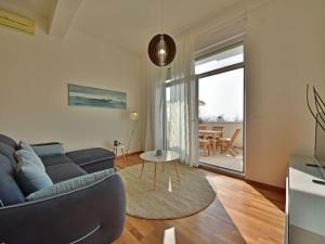 Apartment Cvit 2 by Interhome