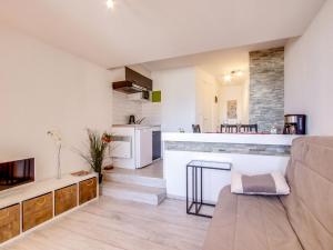 Studio Les Marinas-9 by Interhome