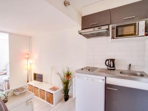 Studio Les Marinas-9 by Interhome