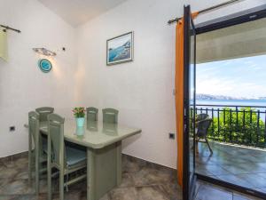 Apartment Starigrad-4 by Interhome