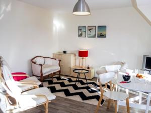 Apartment Les Jardins du Yacht Club by Interhome