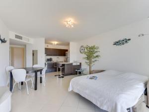 Appartements Apartment Beau Rivage-3 by Interhome : photos des chambres