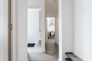 Central 2 double bedroom flat with parking