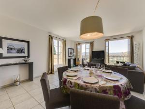 Appartements Apartment Les Terrasses de Grimaud by Interhome : photos des chambres